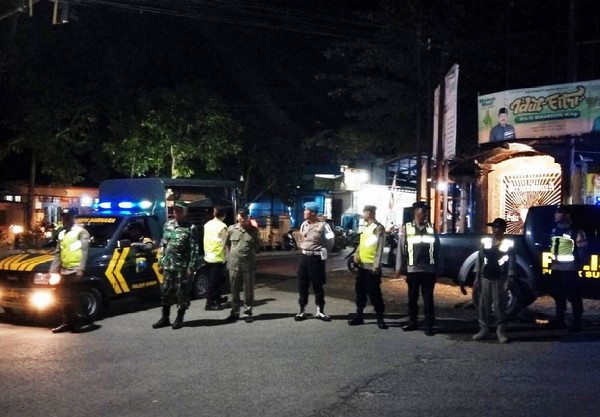 Read more about the article Patroli Gabungan TNI-Polri di Trenggalek Perkuat Keamanan Ramadan