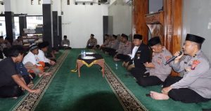 Read more about the article Polres Nganjuk Gelar Binrohtal dan Santunan