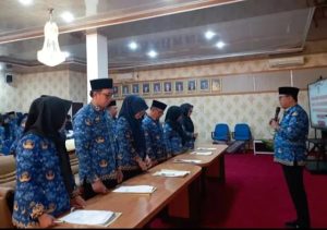 Read more about the article ‎Tingkatkan Pelayanan, Seluruh ASN DPK Bengkulu Tandatangani Perjanjian Kinerja  ‎