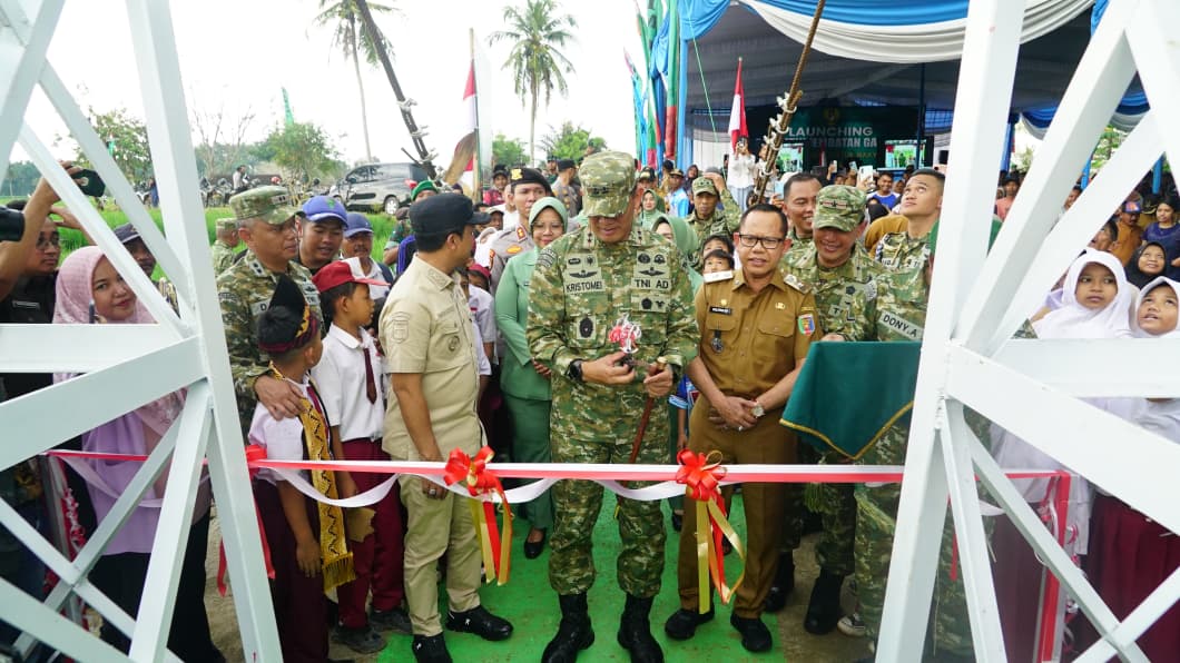 Read more about the article Pangdam XXI/Radin Inten Ikuti Launching 200 Jembatan Garuda Bersama KASAD Secara Daring