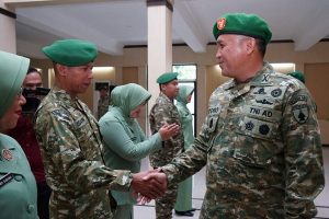 Read more about the article 20 Prajuritnya Naik Pangkat, Danrem Untoro Ingatkan Tanggung Jawab Kian Besar
