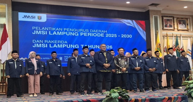You are currently viewing Teguh Santosa Lantik Pengurus Daerah JMSI  Lampung