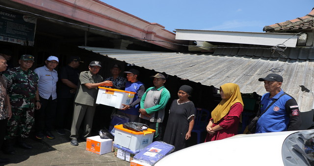 Read more about the article ‎Pemerintah Kabupaten Ngawi Salurkan Bantuan bagi Korban Bencana Angin Puting Beliung