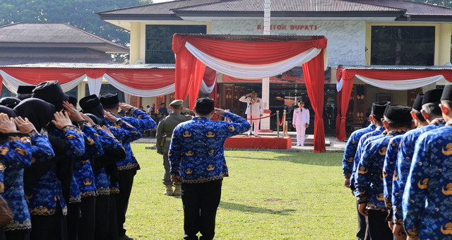 Read more about the article Pemkab Lambar Tegaskan Komitmen Tingkatkan Kualitas Pelayanan Publik