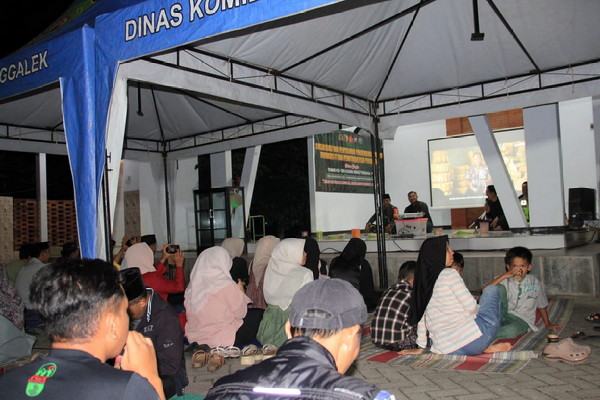 Read more about the article Satgas TMMD Ke-128 Kembangkan UMKM Berbasis IT dan Putar Film Perjuangan