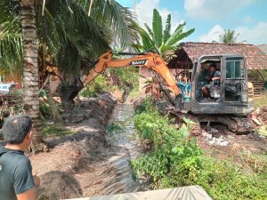 Read more about the article Edi Anwar Kembali Turun Tangan, Normalisasi Anak Sungai 400 Meter di RK 2 Murni Jaya