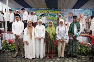 Read more about the article Rayakan HUT ke-27 , Pemkab Way Kanan Gelar Pengajian Akbar dan Istiqhosah Berhadiah Umroh