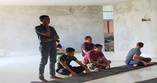 Read more about the article Satgas TMMD ke 128 Kodim 1801/Manokwari Bersama Warga Tunaikan Sholat Jum’at