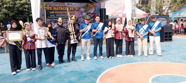 Read more about the article SMPN 3 Rayakan HUT ke-47 di GOR Nganjuk