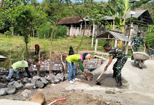 Read more about the article Gotong Royong TNI–Warga, Progres Jembatan Garuda Klampok 02 Terus Dikebut