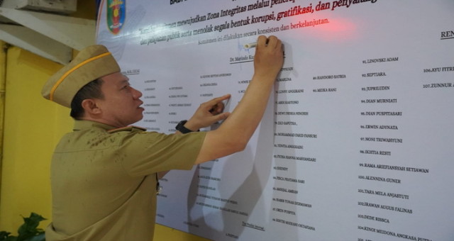 Read more about the article Sekdaprov Lampung Canangkan Zona Integritas