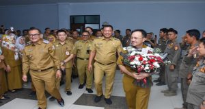 Read more about the article Dilepas Menuju Pemprov Lampung, Mirza Irawan Resmi Jabat Kepala BKAD Provinsi