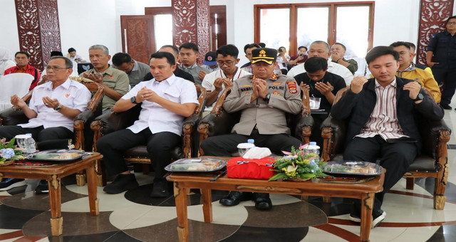Read more about the article Kapolres Lampung Barat Hadiri Pelantikan Pengurus KONI