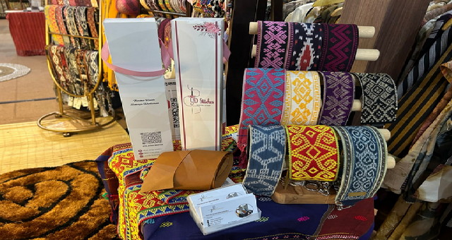 Read more about the article YD Strap Bag Tenun-Booth 22 Curi Perhatian
