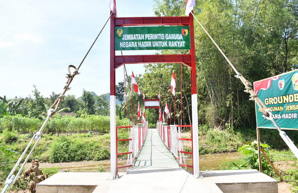 Read more about the article Dulu Penuh Risiko, Kini Warga Bungkal di Ponorogo Nikmati Jembatan Garuda