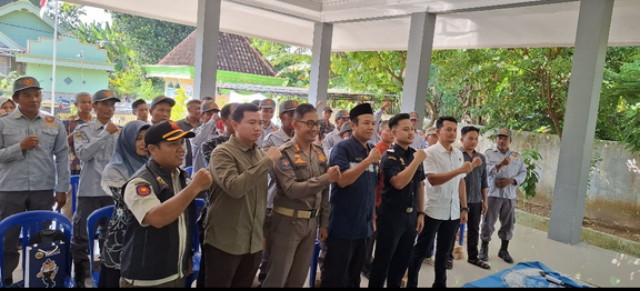 Read more about the article Satpol PP Ngawi Sosialisasikan Bahaya Rokok Ilegal hingga Pelosok Desa