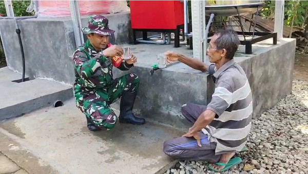 Read more about the article Warga Sukorejo Memanfaatkan Air Bersih Siap Minum