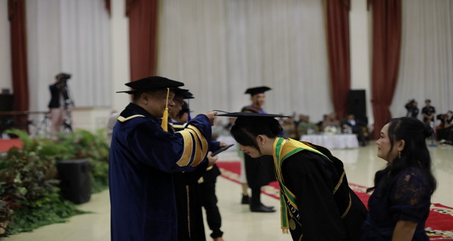 Read more about the article Belum Diwisuda, Amelia Sudah Jadi Accounting! Kisah Wisudawan Terbaik IIB Darmajaya
