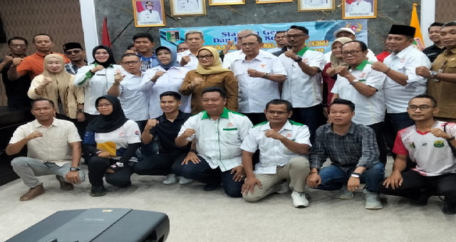 Read more about the article Bupati Ela Hadiri Undangan Stadium General dan Rakor KONI