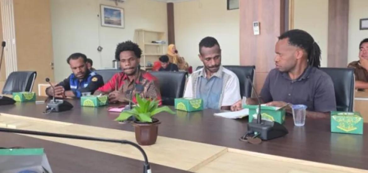 Read more about the article ‎DPRD Bengkulu Tindaklanjuti Aspirasi Mahasiswa Papua, Soroti Dugaan Pelanggaran HAM