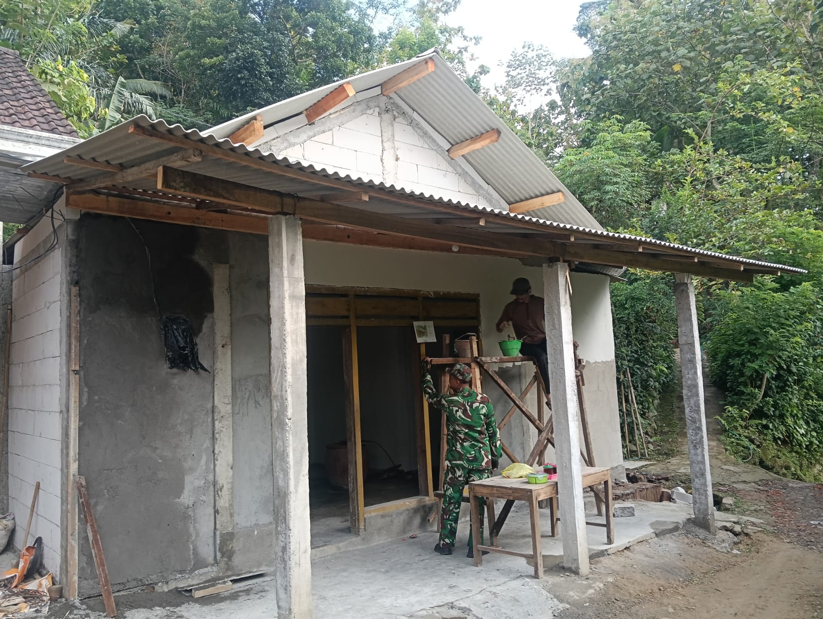 Read more about the article Renovasi RTLH Milik Pak Sinto Capai 75 Persen