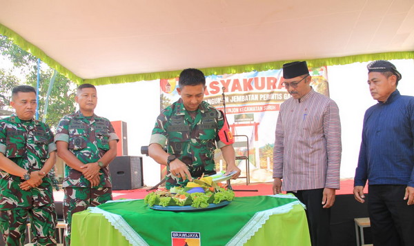 Read more about the article Dandim 0806/Trenggalek Resmikan Jembatan Garuda, Akses Warga Suruh Kini Lebih Mudah