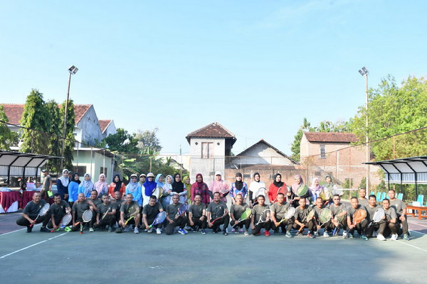 Read more about the article Kodim Ponorogo Gelar Olahraga Bersama Wujudkan Fisik Yang Kuat dan Jiwa Korsa