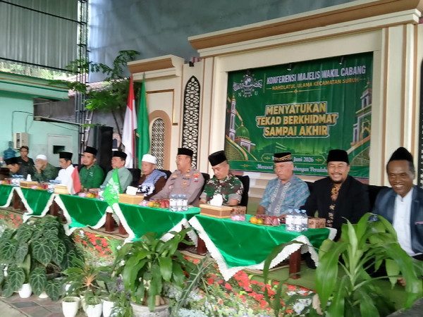 Read more about the article Sinergitas TNI-Polri Hadiri Konferensi MWC NU Suruh, Perkuat Keamanan dan Kerukunan di Trenggalek