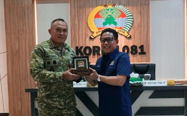 Read more about the article Korem 081/DSJ Terima Kunjungan Kerja Komisi I DPR RI