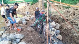 Read more about the article Jembatan Perintis Garuda Tahap V Dibangun Kodim Ponorogo, Berikut Progres Yang Dicapai