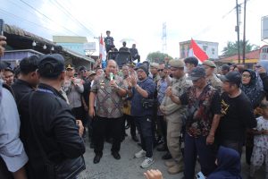 Read more about the article Bupati Asahan Temui Langsung Warga Buntu Pane, Tampung Aspirasi Perbaikan Jalan Penghubung Asahan–Simalungun