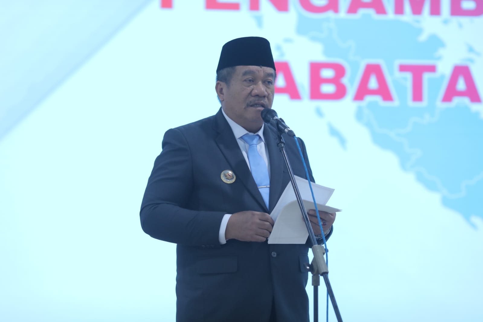 You are currently viewing Bupati Asahan Tekankan Integritas dan Kinerja dalam Pelantikan Pejabat Pimpinan Tinggi Pratama