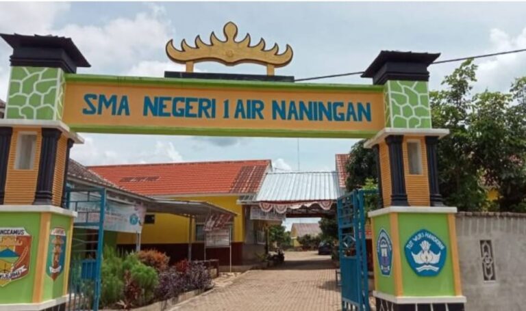 You are currently viewing Masyarakat Pertanyakan Hasil SPMB 2026/2027 di SMA Negeri 1 Air Naningan