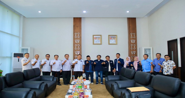 Read more about the article Kunjungi Bupati Tuba, JMSI Ingatkan Program Kerakyatan dan Regulasi Kerja Sama Media