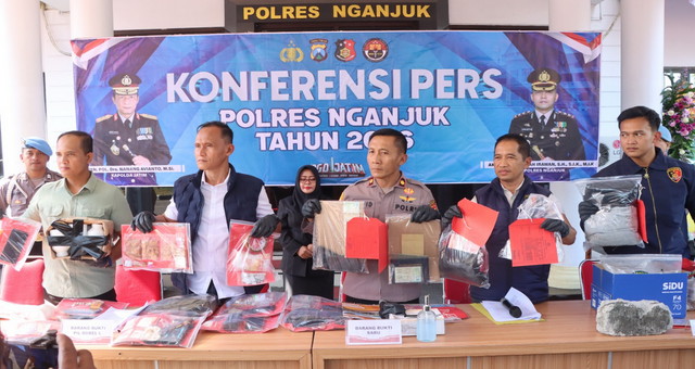 Read more about the article Ungkap Kasus Menonjol, Polres Nganjuk Bongkar Puluhan TKP Curanmor dan Jaringan Narkoba