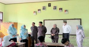 Read more about the article Turun Langsung ke Sekolah di Natar, Bupati Radityo Egi dan Kajati Lampung Pastikan Program MBG Berjalan Sesuai SOP