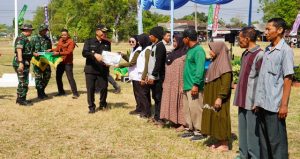 Read more about the article TMMD 129 Bojonegoro Bagikan 200 Paket Sembako untuk Warga Desa Kesongo