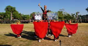 Read more about the article Tari Api Kayangan Bikin Pembukaan TMMD 129 Bojonegoro Spektakuler