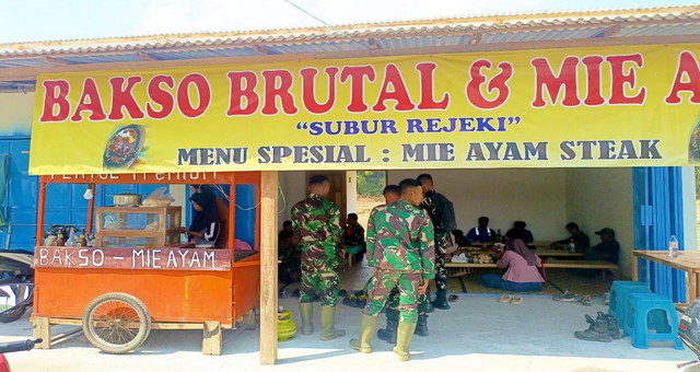Read more about the article Infrastruktur Maju, Ekonomi Melaju: Menengok Efek Domino TMMD 129 Bojonegoro bagi UMKM Lokal