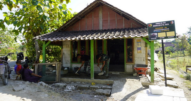 You are currently viewing Satgas TMMD 129 Bojonegoro Hadirkan Senyum di Wajah Pak Kasiman