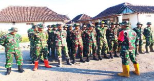 Read more about the article Awali Pekan Kedua, SST-1 SSK Satgas TMMD 129 Bojonegoro Gelar Apel Pagi