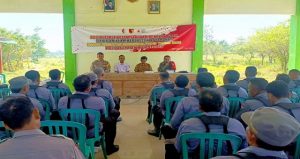 Read more about the article Perkuat Tanggap Bencana Warga: Satgas TMMD 129 Bojonegoro dan PMI Edukasi Masyarakat Kesongo