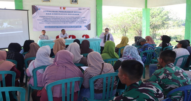 Read more about the article Bikin Usaha Jadi Mudah: TMMD 129 Bojonegoro buat Pelaku UMKM Kesongo Senyum Sumringah