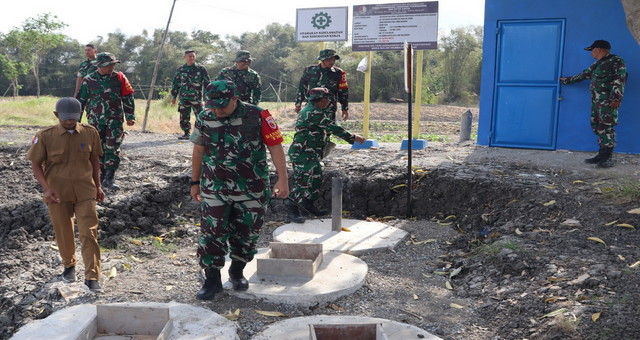 Read more about the article Atasi Ancaman Kekeringan, Dansatgas TMMD 129 Bojonegoro Cek Langsung Progres Pembangunan Sumur Bor Dusun Bekatul