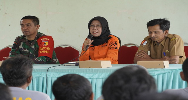 You are currently viewing TMMD 129 Bojonegoro: Membangun Jalan, Memperkuat Jiwa, Mengedukasi Warga Hadapi Bencana