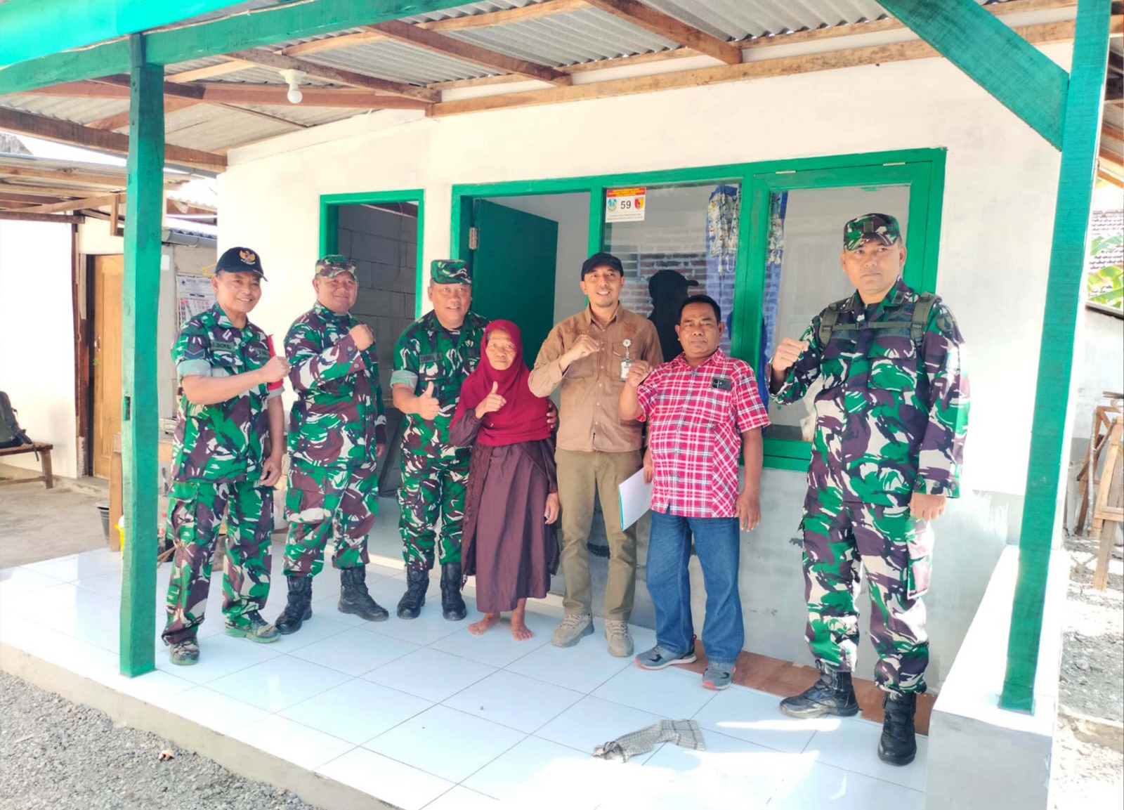 Read more about the article Tim Pemprov Jatim Tinjau RTLH Kodim 0806/Trenggalek, Pastikan Rumah Warga Layak Huni