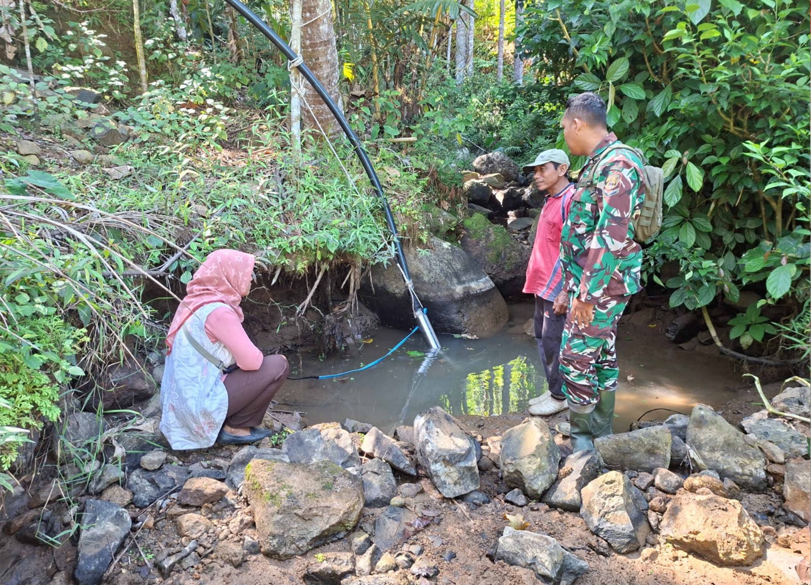 Read more about the article Babinsa Kawal Monev IRPOM, Perkuat Ketahanan Pangan di Trenggalek