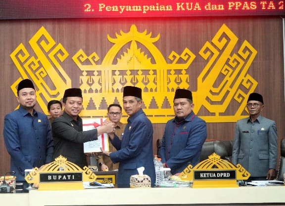 Read more about the article Bupati Pringsewu Sampaikan Rancangan KUA-PPAS 2O27 & Tiga Ranperda