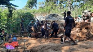 Read more about the article Desanya Ada Proyek Pembangunan Jembatan Garuda, Warga Antusias Kerja Gotong Royong