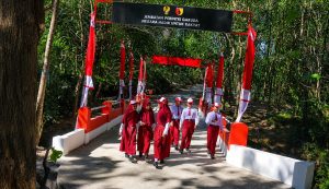 Read more about the article Jembatan Perintis Garuda Rampung, Anak-anak Kini Lebih Mudah Berangkat Sekolah